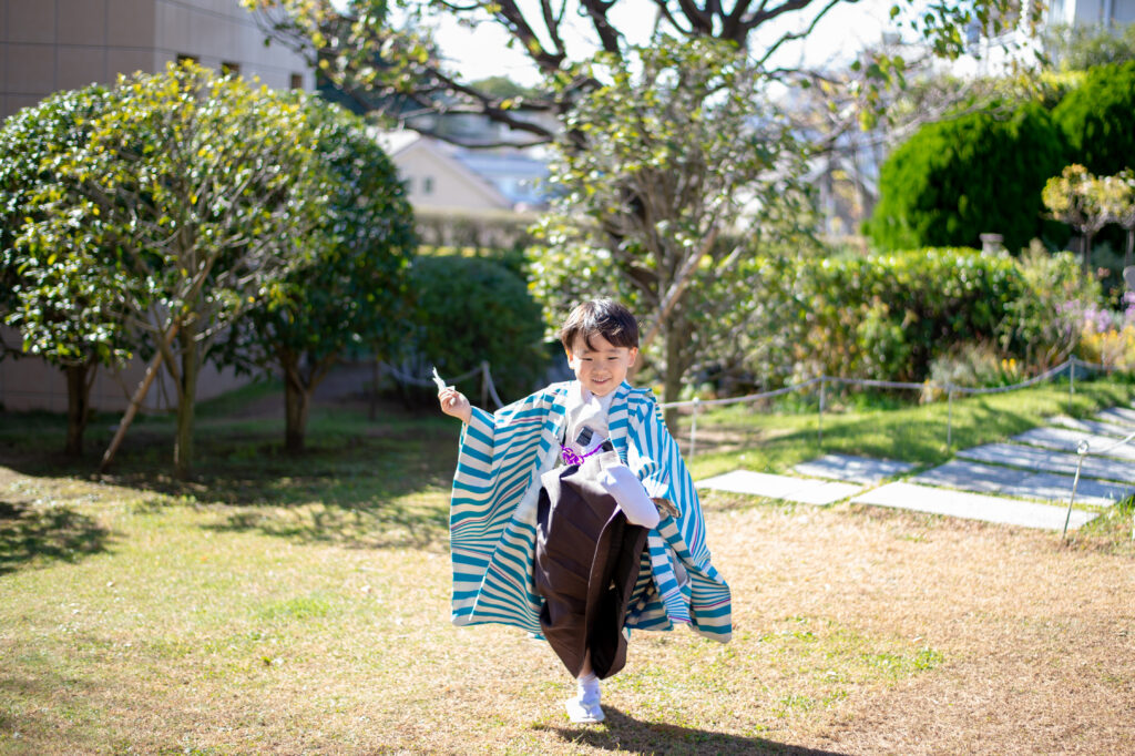 横浜の庭園で5歳男の子の七五三ロケーション撮影